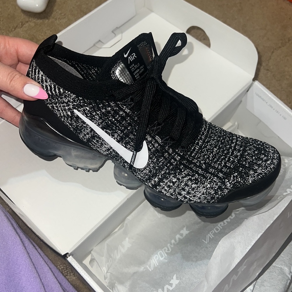 Nike air vapor max flyknit shoes